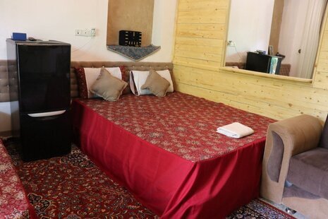 اتاق سه تخته (VIP) در اقامتگاه بومگردی مهریز