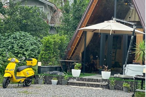 کلبه سوئیسی تکخواب در نور