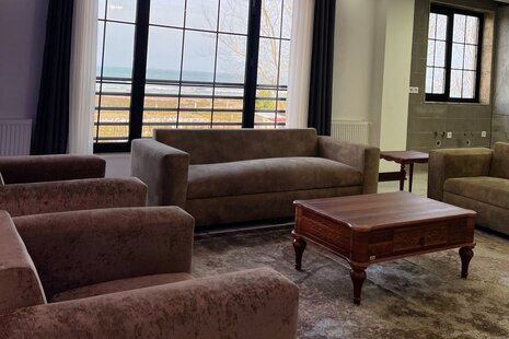 آپارتمان سه خواب مبله ساحلی روما در بندر انزلی