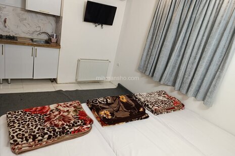 واحد سه تخت در هتل آپارتمان در مشهد