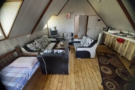 واحد تکخواب در طبقه دوم ویلای رز 1 لاهیجان