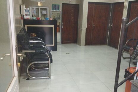 اتاق 3 تخت در مسافرخانه مشهد