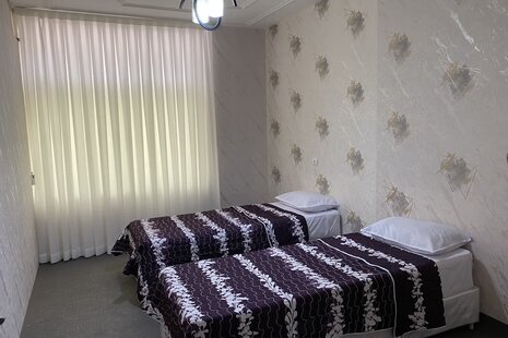 آپارتمان مبله سه خواب طبقه اول در مشهد