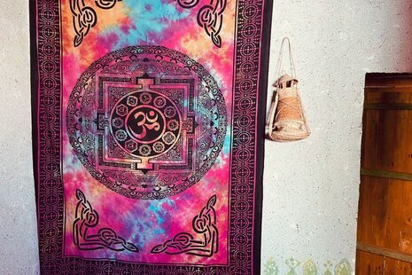 اتاق گنو در هاستل هرمز