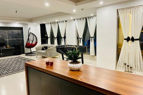 ویلا دوبلکس دوخواب استخردار در چهارباغ