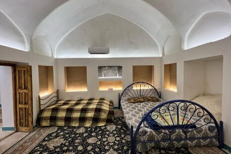 واحد سنتی تکخواب ماه نشین در بومگردی کاشان