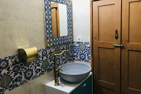 اتاق 2 تخته شهنای در اقامتگاه بومگردی در کاشان