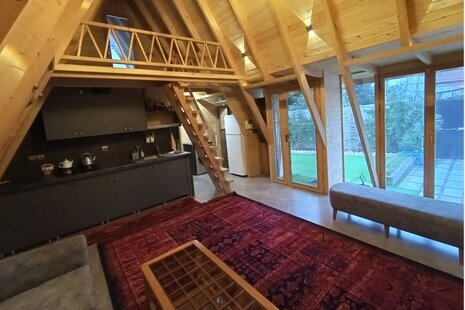 کلبه سوئیسی دوبلکس مبله تکخواب مجلسی در آستانه اشرفیه