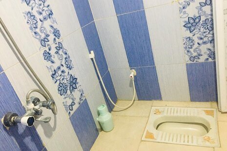 اتاق لافت کهنه در اقامتگاه بومگردی لافت