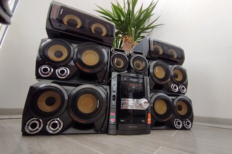 ویلا دوخواب استخردار زنبق در چهارباغ