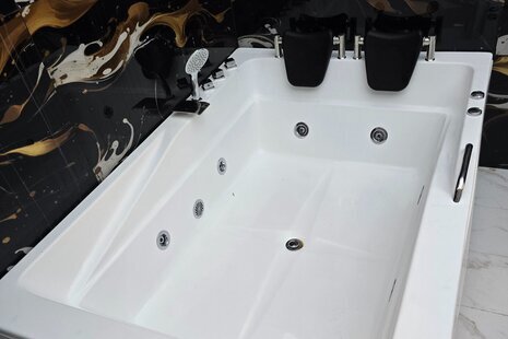 کلبه سوئیسی جکوزی دار دوخواب آراد در چالوس