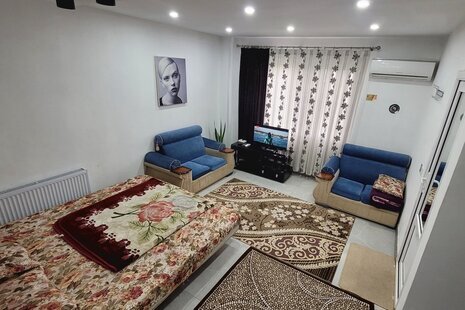سوییت طبقه اول در نور