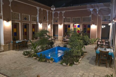 اتاق (10) در اقامتگاه بومگردی یزد