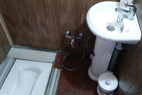 کلبه کاهگلی مبله باران در چمستان