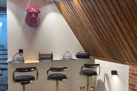 کلبه سوئیسی دوخواب زرین در نور