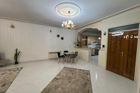 آپارتمان مبله دوخواب طبقه اول در شیراز