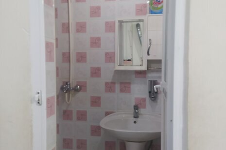 سوئیت پنج تخت کاج در قم