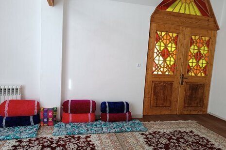 واحد تکخواب در طبقه دوم ویلا خانه ی مهر رودسر