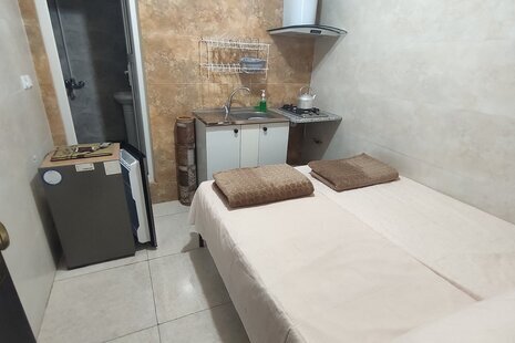 اتاق 401 دو تخت در مسافرخانه قم