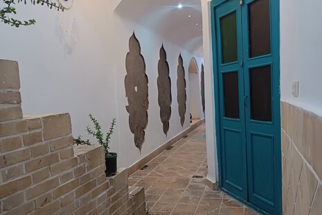 اتاق احترام خانوم سرای سنتی در بومگردی کاشان