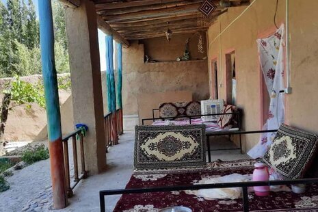 اتاق 20متری چوبی در اقامتگاه بومگردی در ماه نشان