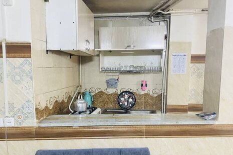 واحد پنج تخت در مسافرخانه مشهد