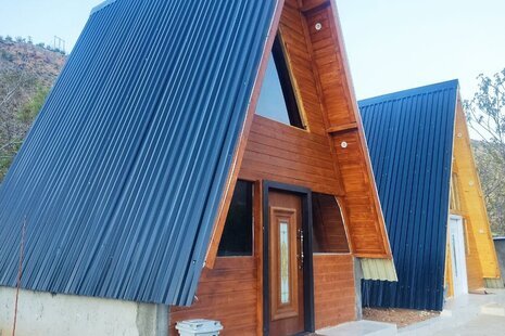 کلبه سوئیسی دوبلکس تک خواب ارغوان در لردگان