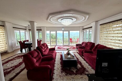 واحد سه خواب پردیس در طبقه اول ویلای لاهیجان