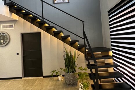 ویلا دوبلکس با استخر روباز و سرپوشیده مهرآباد در رودهن