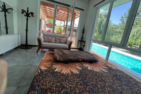 ویلا استخردار دوبلکس سه خواب لوکس در کردان