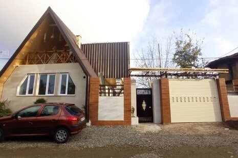 واحد تکخواب در طبقه دوم ویلا خانه ی مهر رودسر