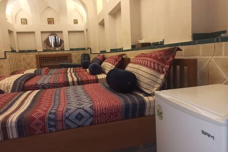 اتاق 4نفره گلفام در هتل سنتی در کاشان