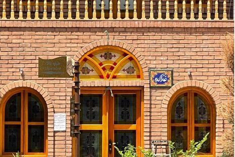 اتاق چهار نفره با سرویس فرنگی VIP در هتل تهران
