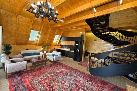 کلبه سوئیسی تریپلکس دوخواب استخردار جنگلی رزا در رامسر