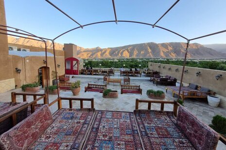 اتاق  نارتین در اقامتگاه بومگردی تفت