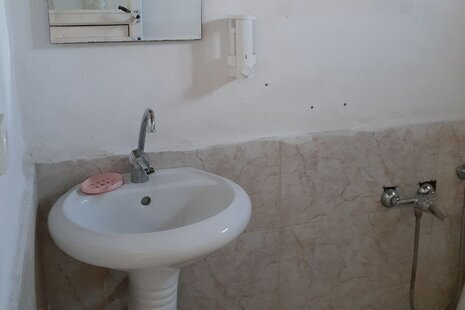 واحد دو خواب نور در طبقه همکف رویان