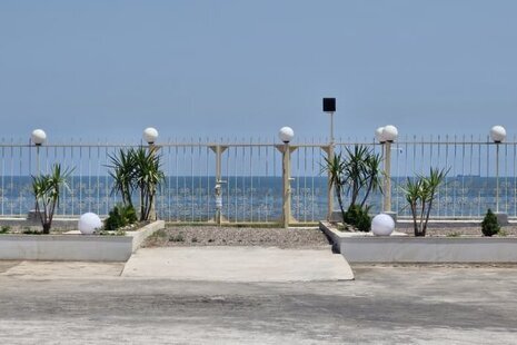 واحد تکخواب پلاک اول دریا همکف در اقامتگاه بندرانزلی