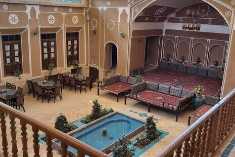 اتاق دو نفره در هتل سنتی در یزد