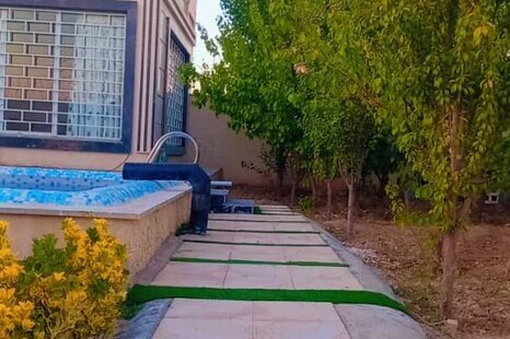 ویلا استخردار دوخواب گل نرگس در ساوجبلاغ