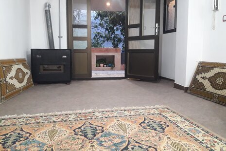 واحد تکخواب مبله در طبقه همکف ویلا زیر آب