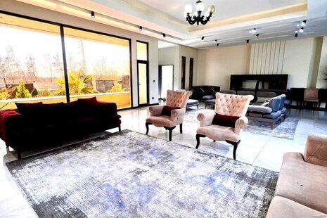 ویلا دوبلکس سه خواب فول استخر جکوزی دار در چهارباغ