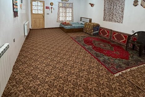 اتاق می جان طبقه اول در بوم گردی رشت