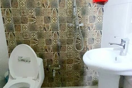 اتاق 9 VIP در اقامتگاه بومگردی شیراز