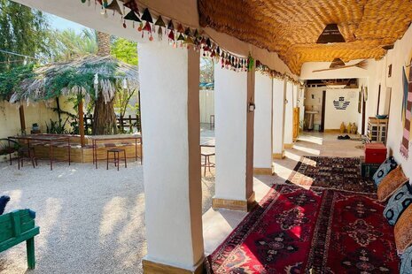 اتاق ناخدا یوسف در اقامتگاه بومگردی کنگان