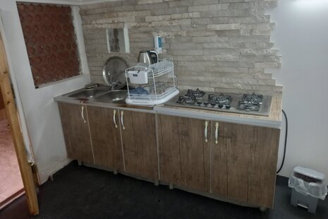 اتاق سرداب در طبقه زیرهمکف اقامتگاه بومگردی کاشان