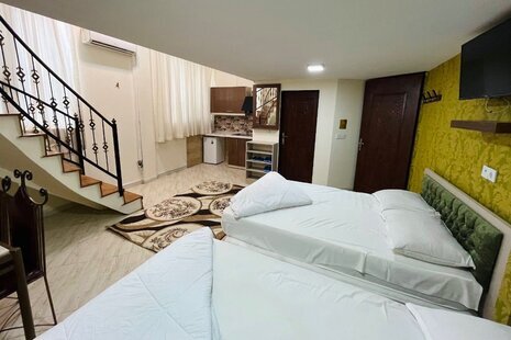 واحد دوبلکس 101 در هتل آپارتمان مشهد