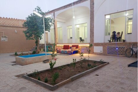 خانه سنتی ویلایی در کاشان