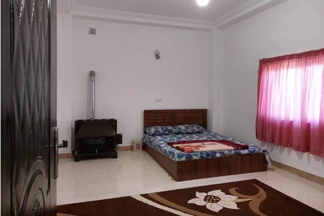 واحد انتیک یک در طبقه همکف ویلا چالوس
