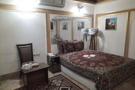 اتاق دو نفره در هتل سنتی در یزد