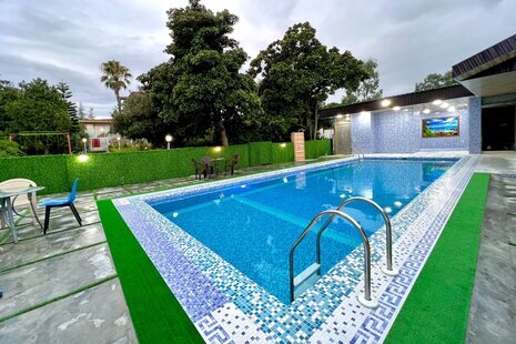 ویلا استخردار دوبلکس 8 خواب ساحلی دیپلمات در رامسر